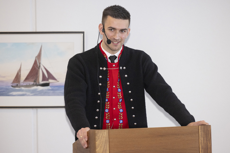 a man in a suit and tie